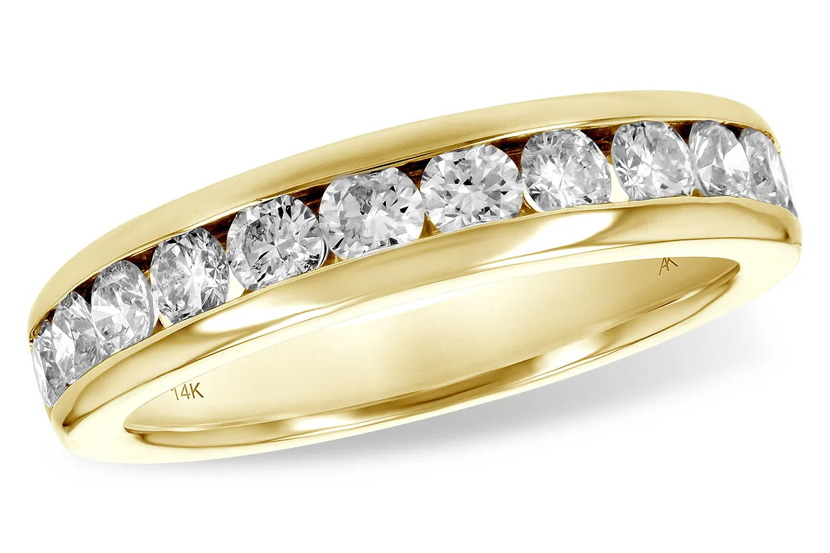 Diamond Wedding Band in yellow gold