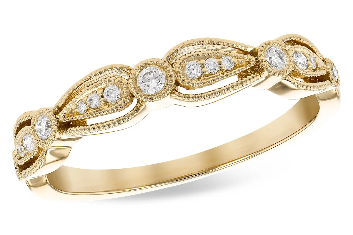 Diamond Wedding Band in yellow gold