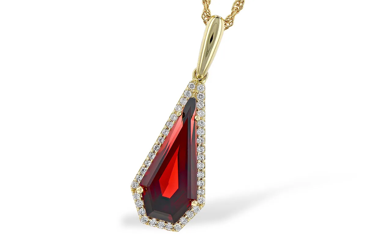 Garnet Necklace in yellow gold