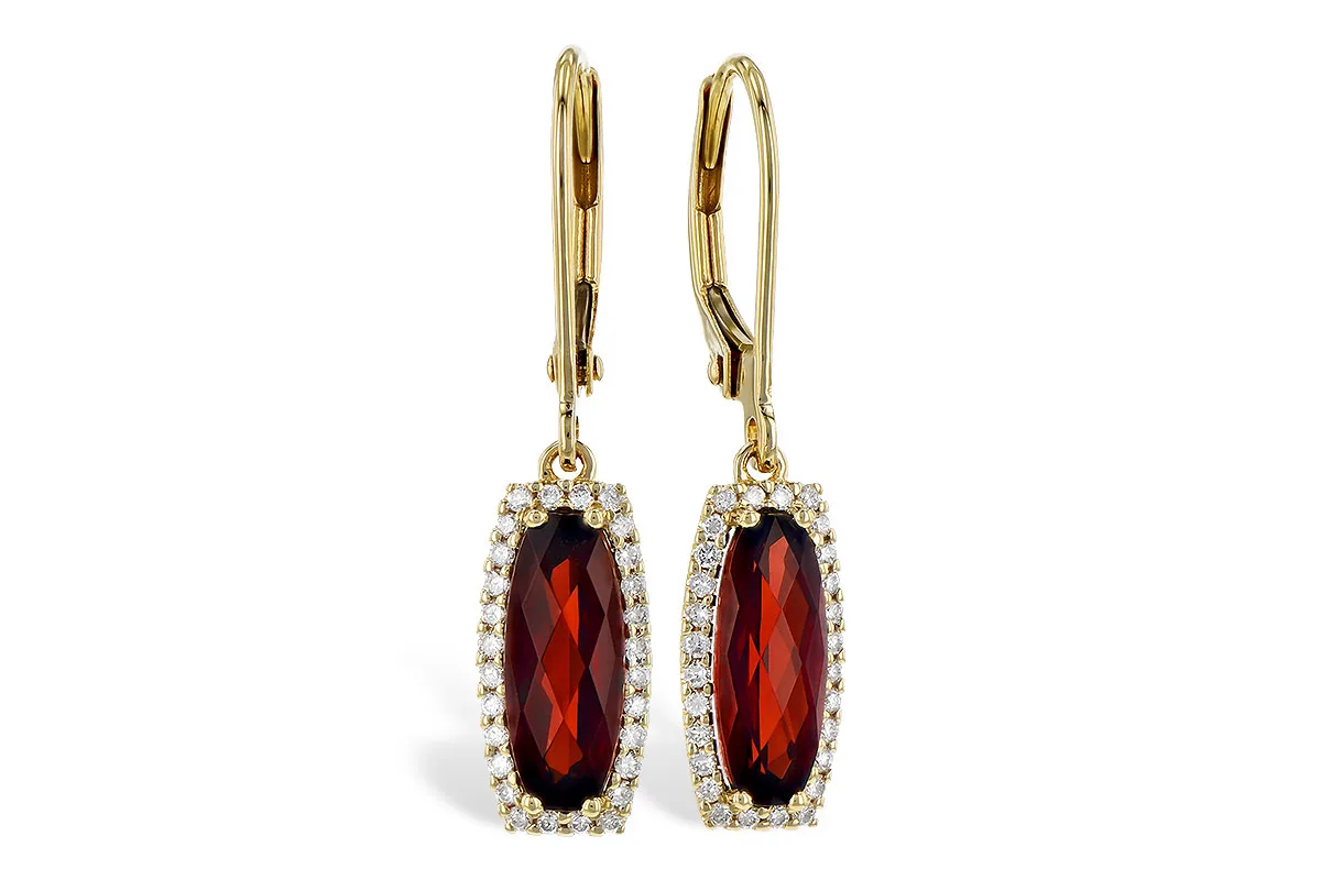 Garnet Earrings in yellow gold