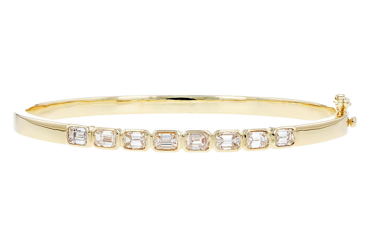 Emerald-Cut Diamond Bangle in yellow gold