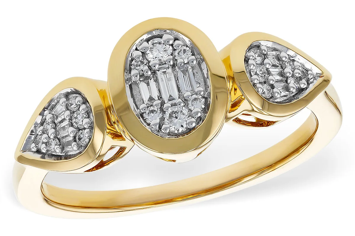 Diamond & Baguette Diamond Ring in yellow gold