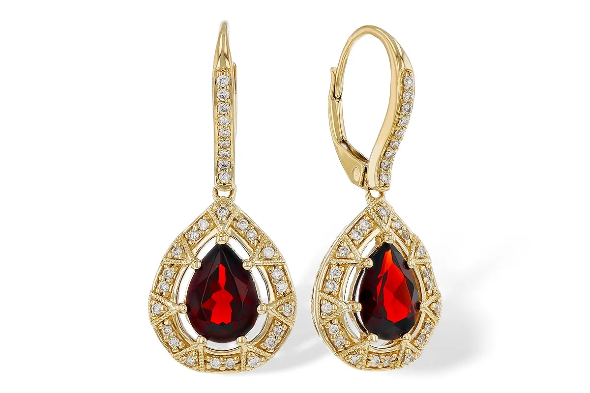 Garnet Earrings in yellow gold