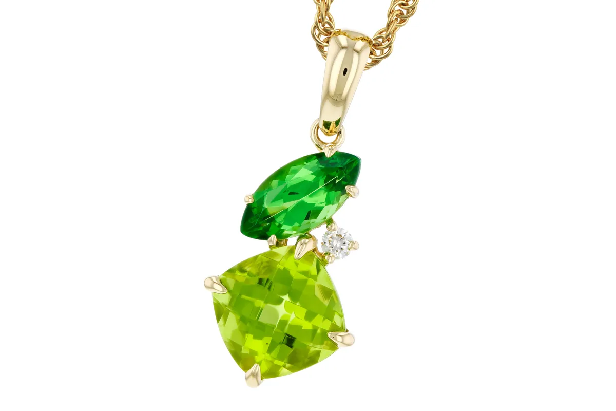 Semi-Precious Stone Necklace in yellow gold